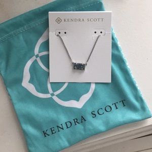 Kendra Scott necklace